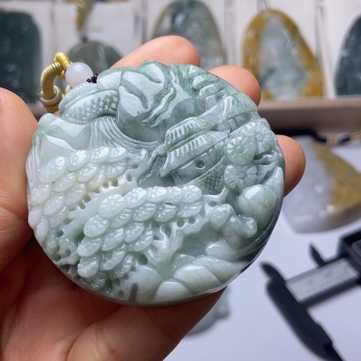 翡翠未镶嵌颈饰翡翠