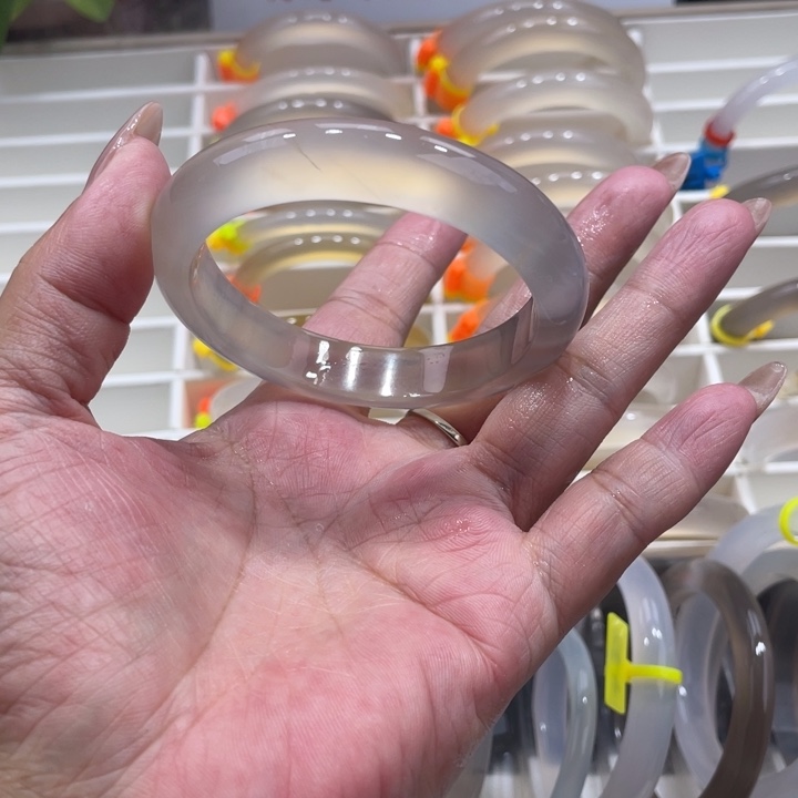 玛瑙/玉髓未镶嵌手镯