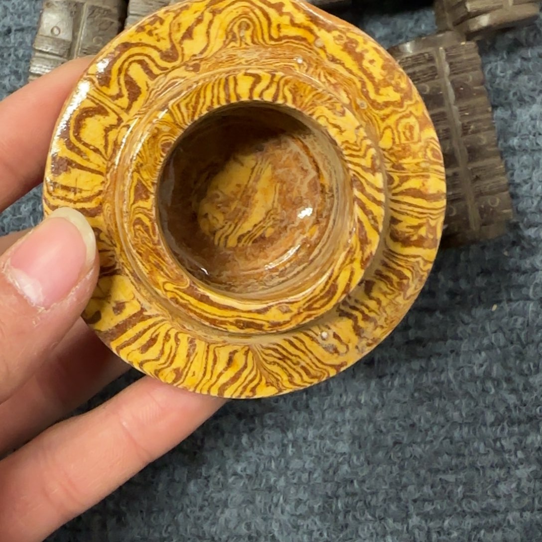 摆件用****8瓷器等文物古迹