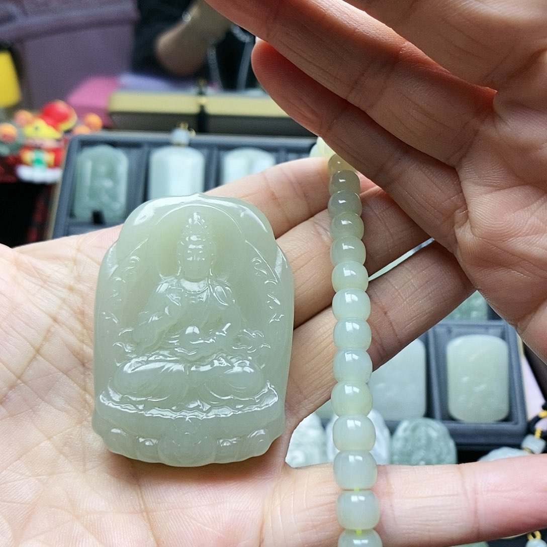 和田玉颈饰未镶嵌震*