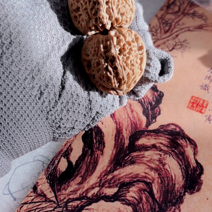文玩核桃吊坠过**孩41拉丝桃心南疆石