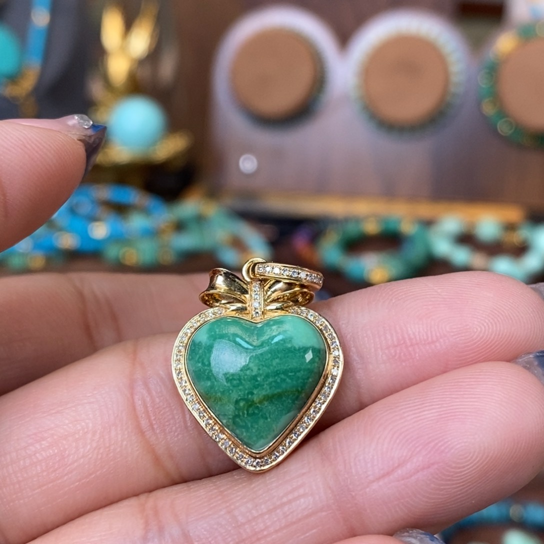 绿松石颈饰未镶嵌绿松石菜籽黄爱心吊坠