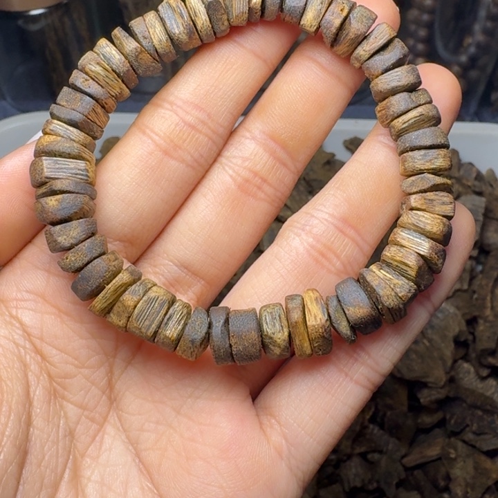 线香海南陆河树心片珠10克