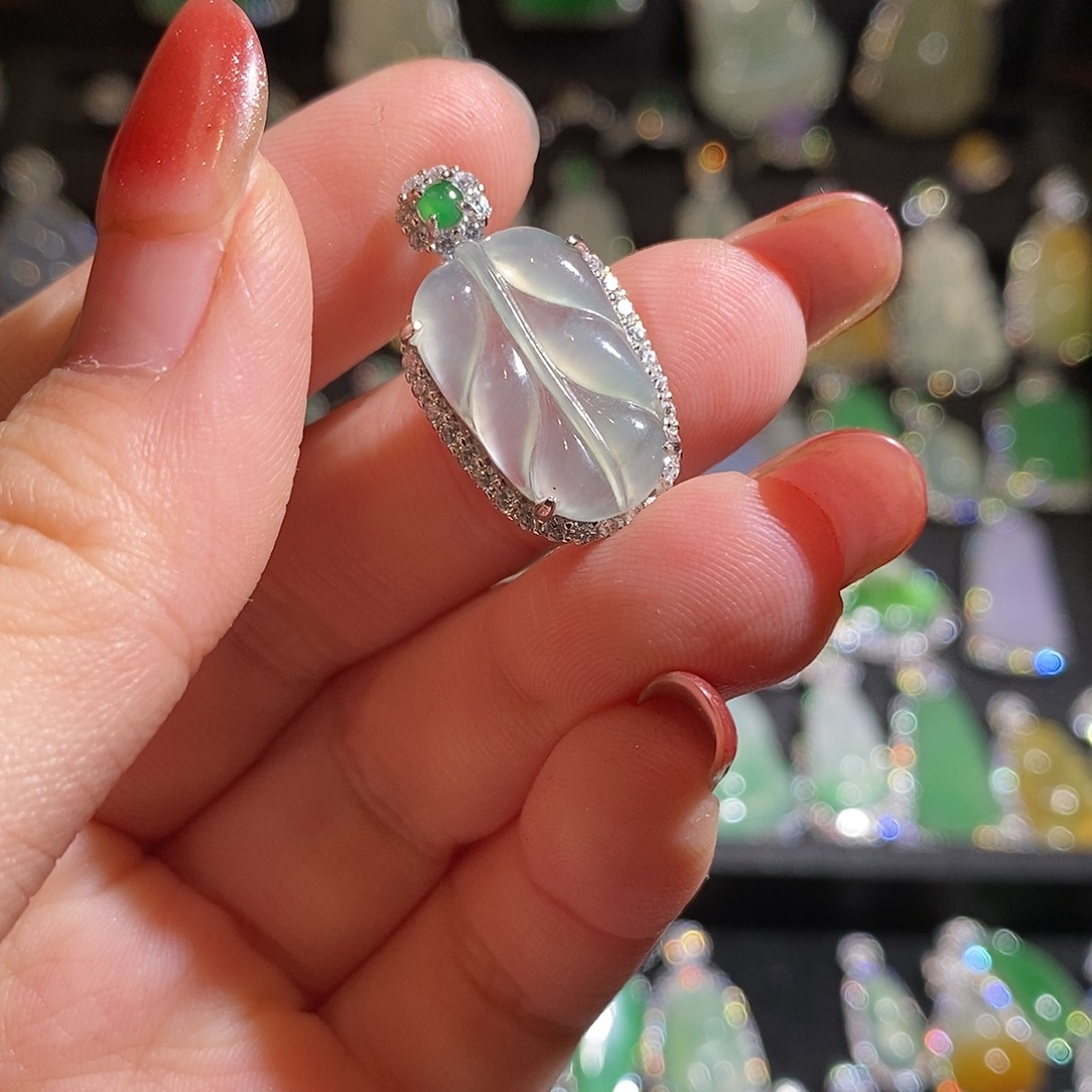 颈饰银S925镶嵌翡翠天然翡翠