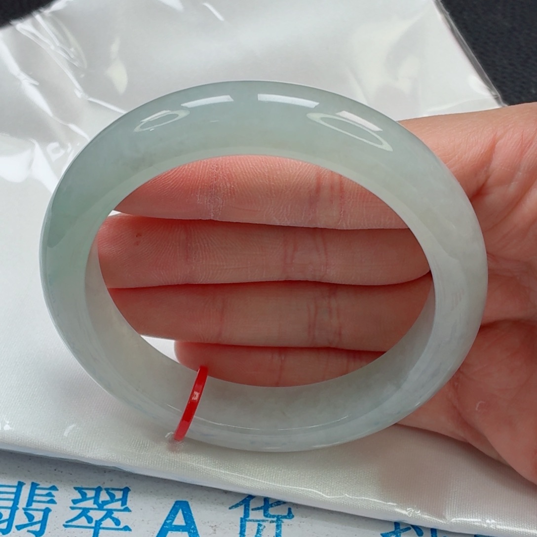 翡翠手镯未镶嵌58圈