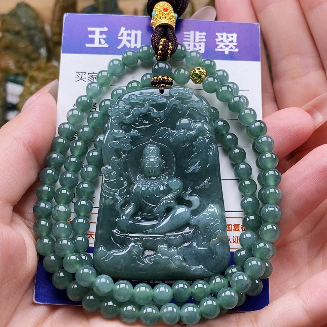 翡翠未镶嵌颈饰观音