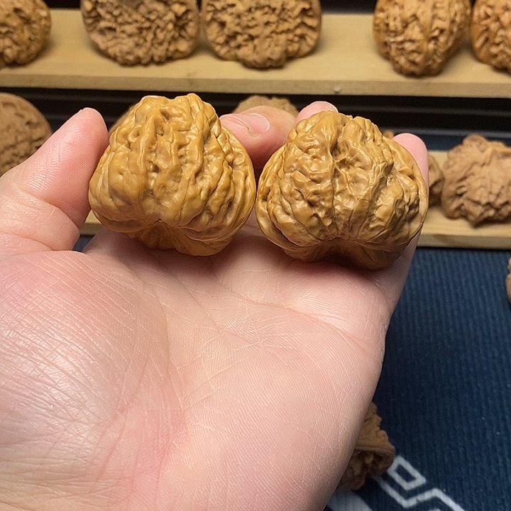 孟***魂核桃文玩核桃蛤蟆头