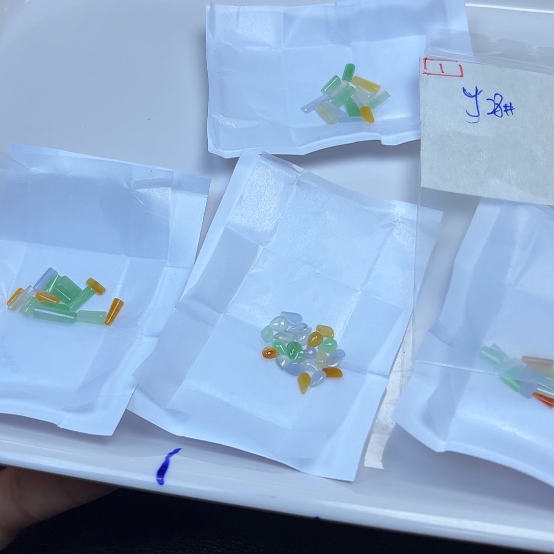 清***河定制翡翠未镶嵌翡翠