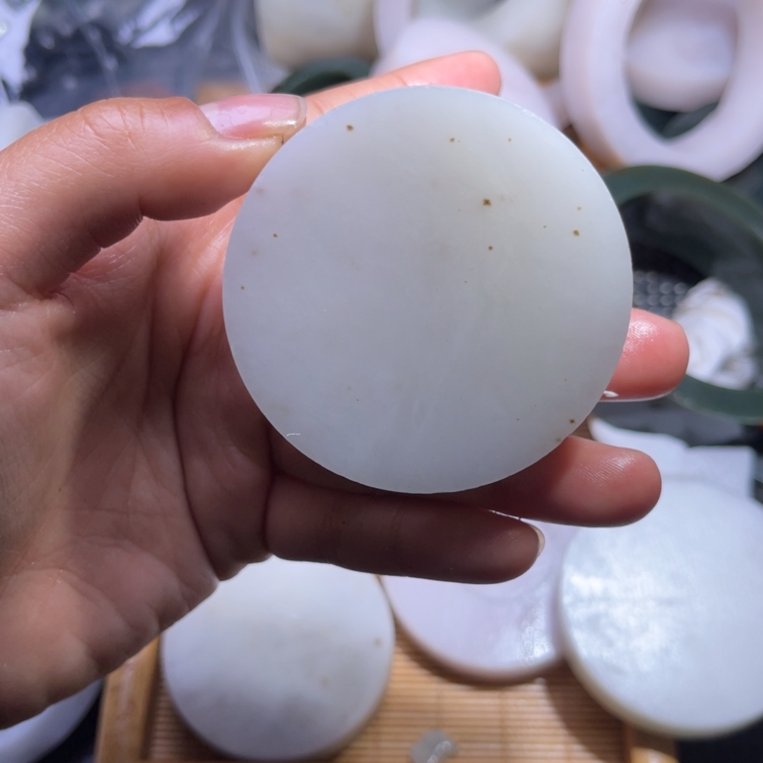 未镶嵌和田玉车挂?**山