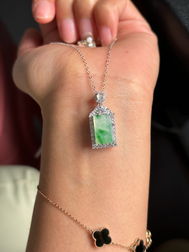 天然缅甸A货翡翠S925飘花吊坠