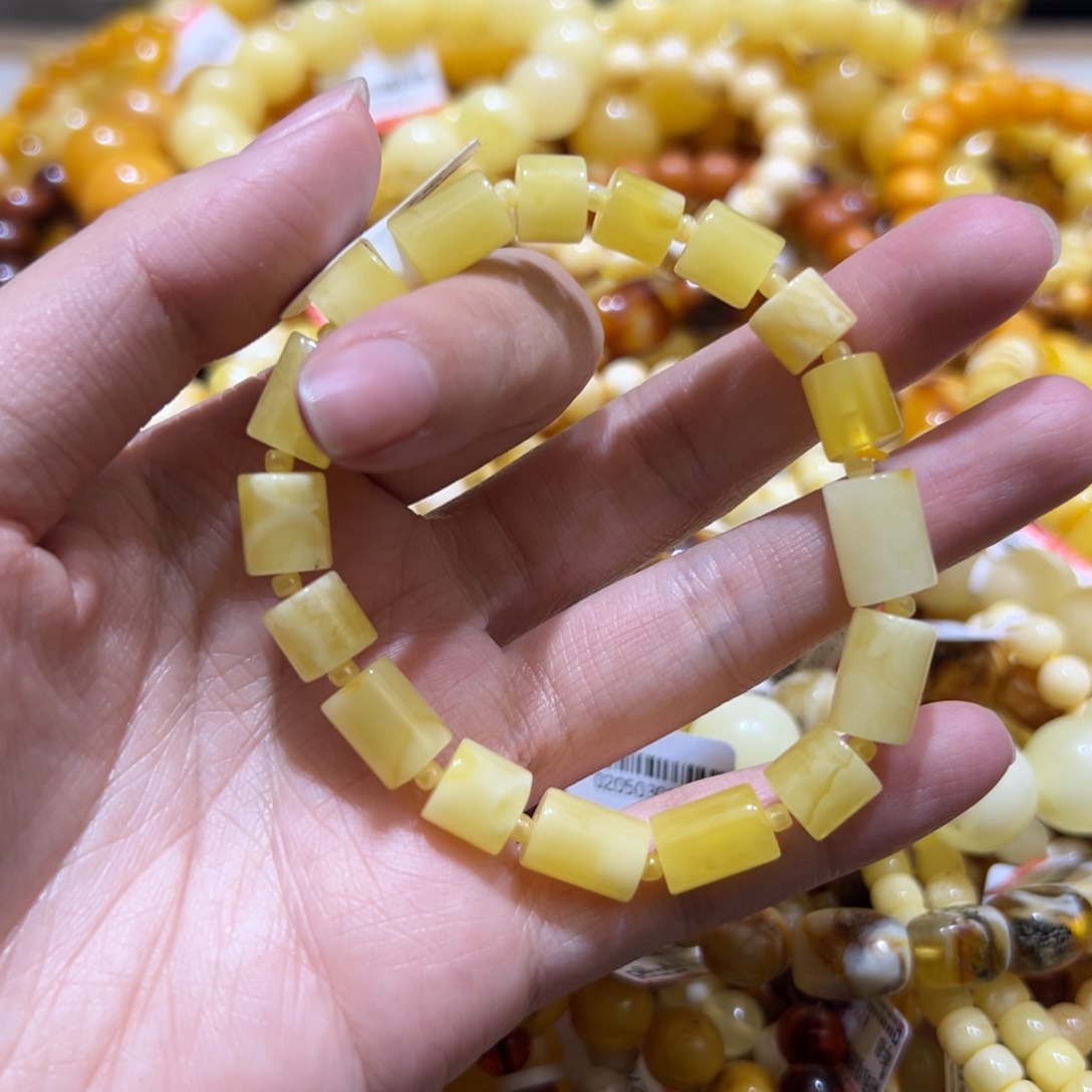 琥珀珠宝奇石未镶嵌