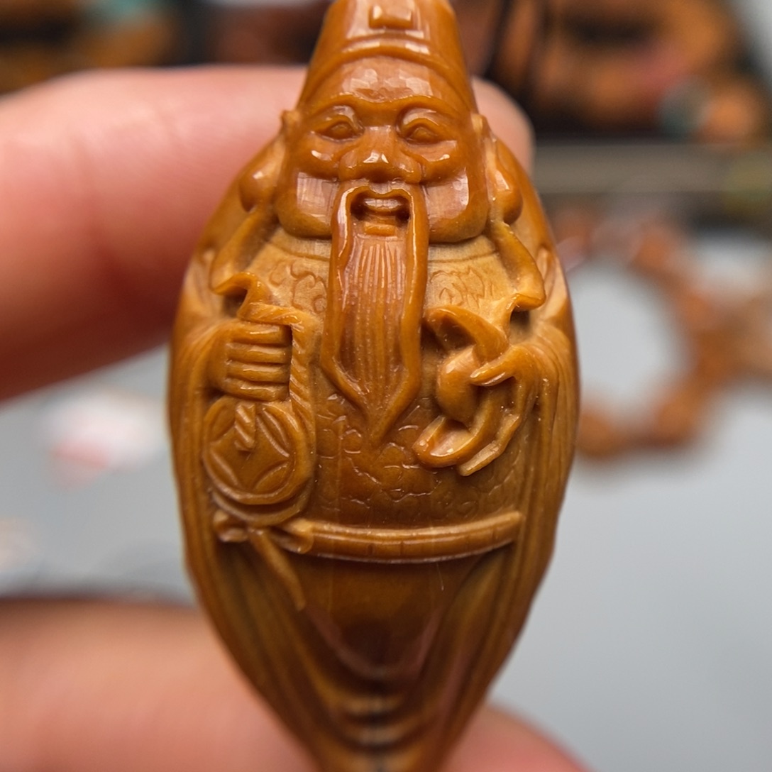 橄榄核吊坠财神到