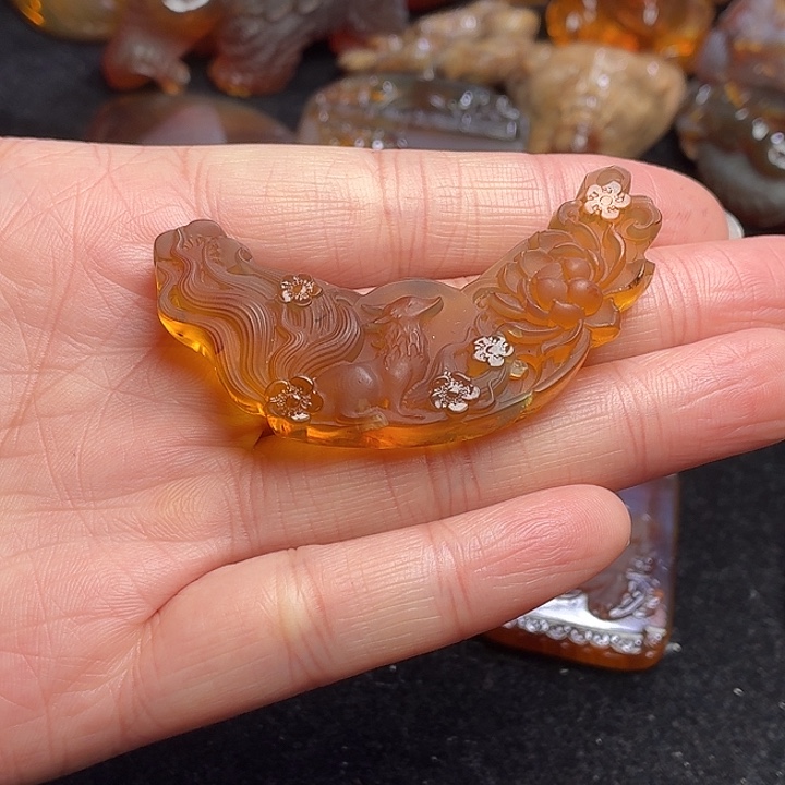 琥珀未镶嵌颈饰115