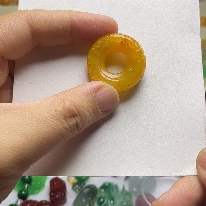 翡翠未镶嵌颈饰翡翠首饰
