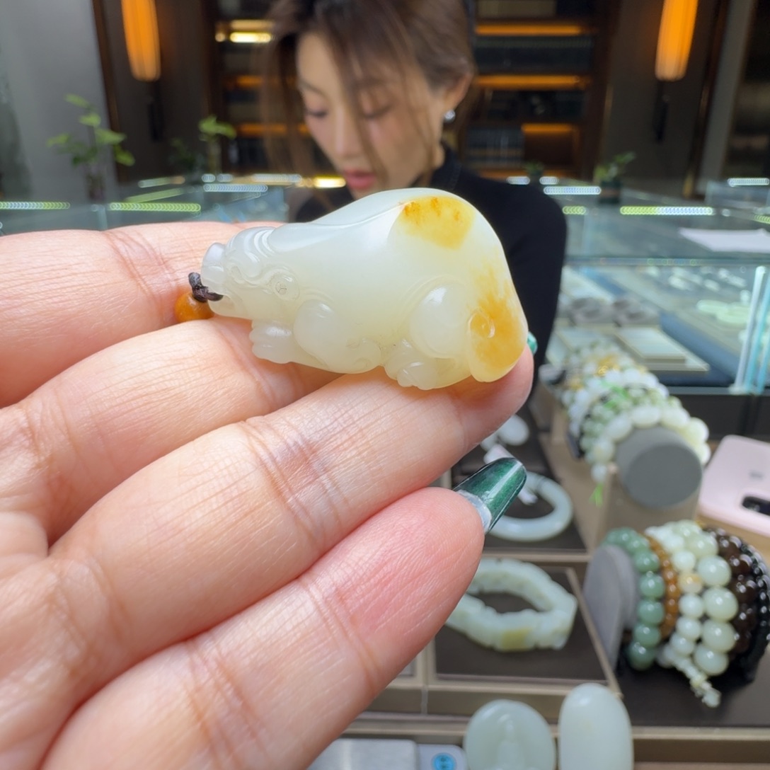 和田玉未镶嵌颈饰