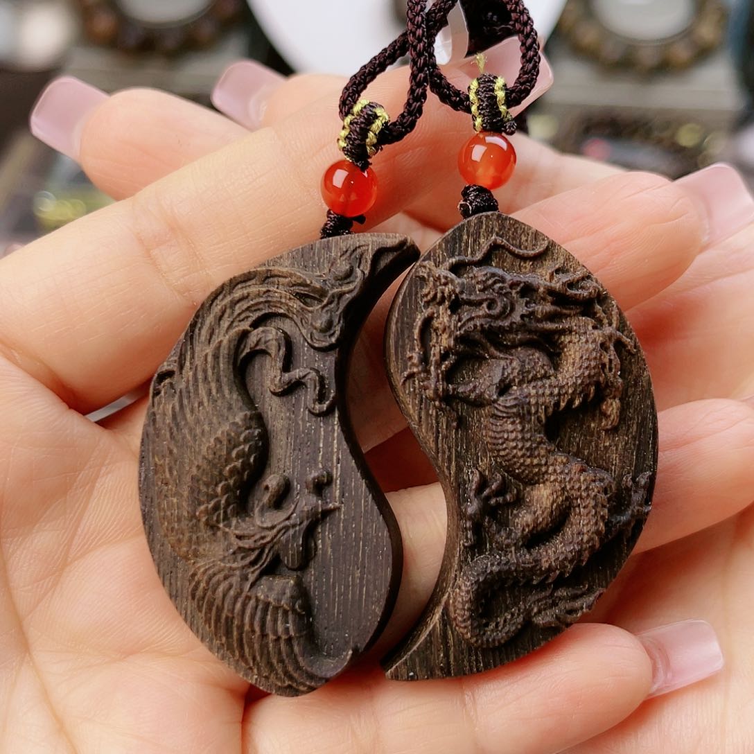 沉香木手串越南芽庄老白棋玉化老料龙凤呈祥牌