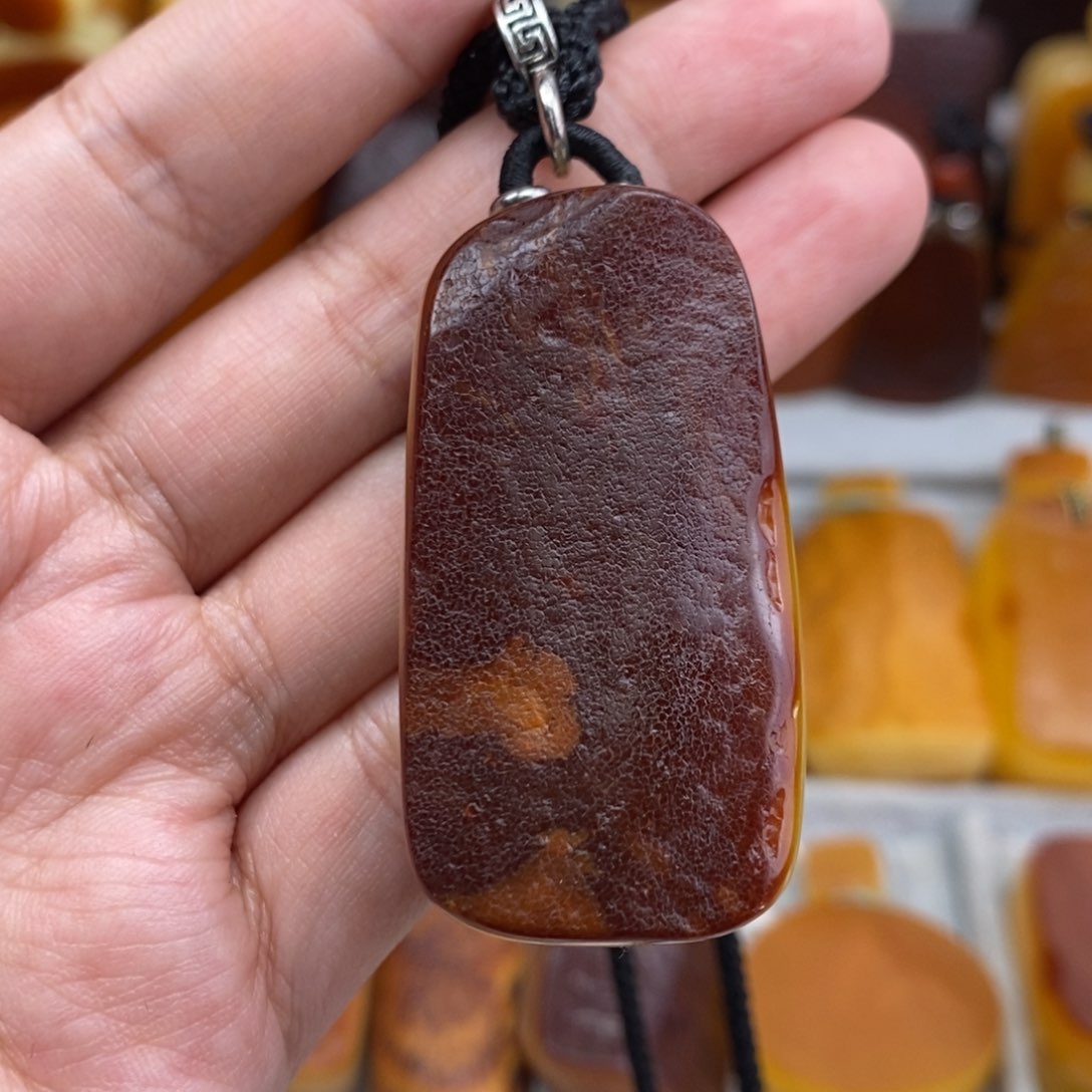 琥珀吊坠(赠链)未镶嵌