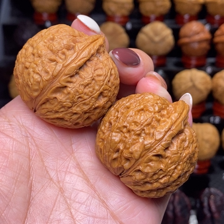 文玩核桃把件铁锤…………14