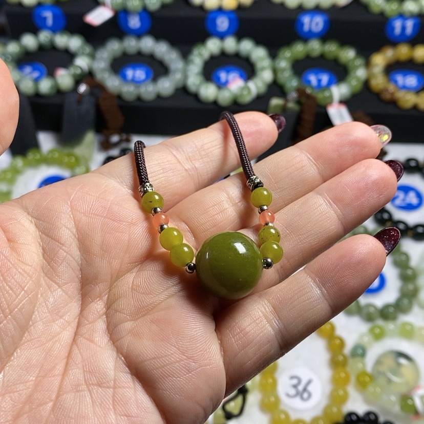 【闪购商品】蛇纹石玉手链未镶嵌卡18