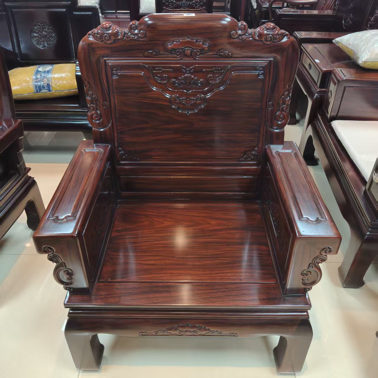 酸枝木  如意祥云单人位尺寸长86宽59坐高40背高110