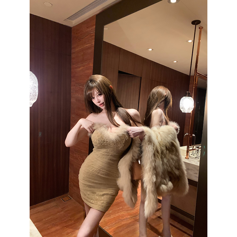 【C位聚焦】秋冬新款毛毛拼接亮片网纱抹胸连衣裙女气质圣诞节日裙