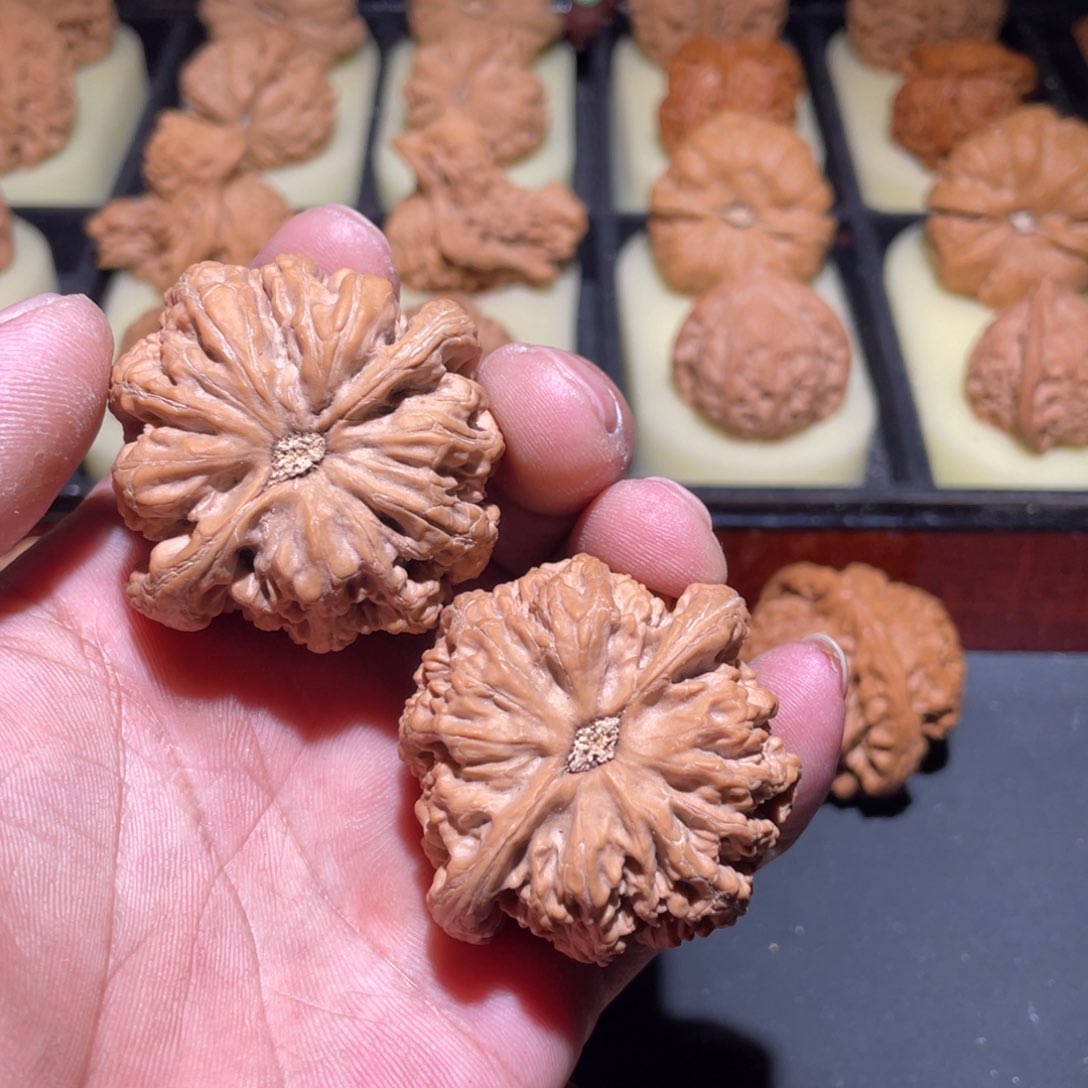 【闪购商品】文玩核桃吊坠E**o大粗劲