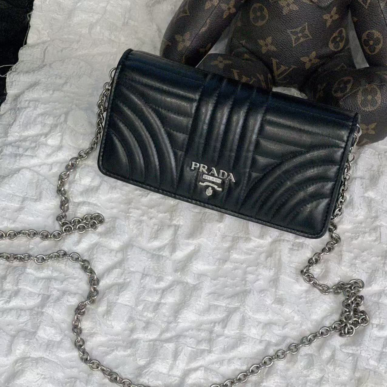 95新 Prada/普拉达 97新黑色斜挎链条包包单肩包1/聪聪