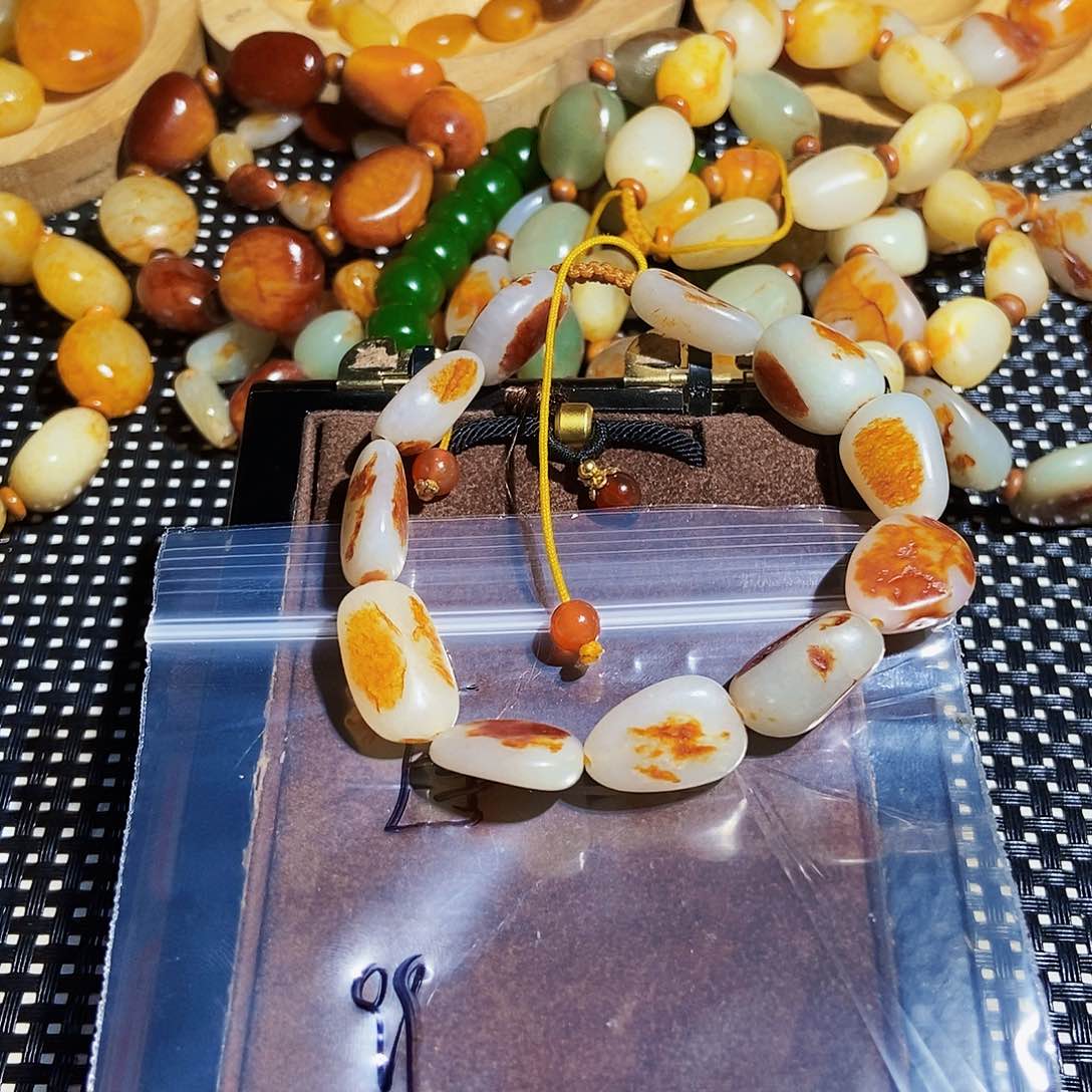 未镶嵌手链和田玉莲