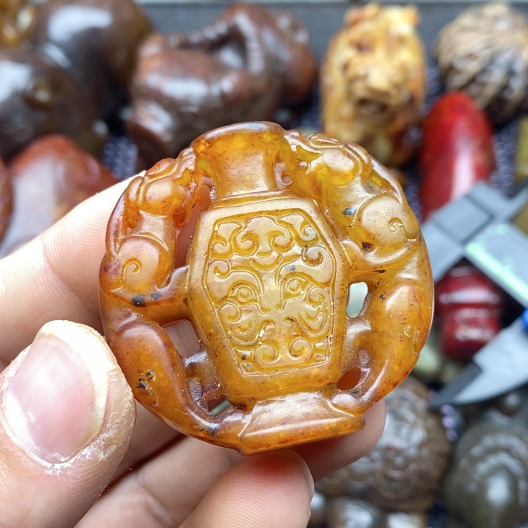 蛇纹石玉未镶嵌颈饰