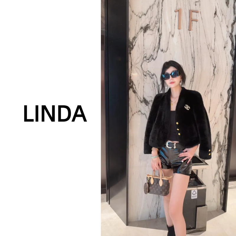2025秋冬季新款爆款进口V领设计时尚百搭短款轻奢毛毛外套女