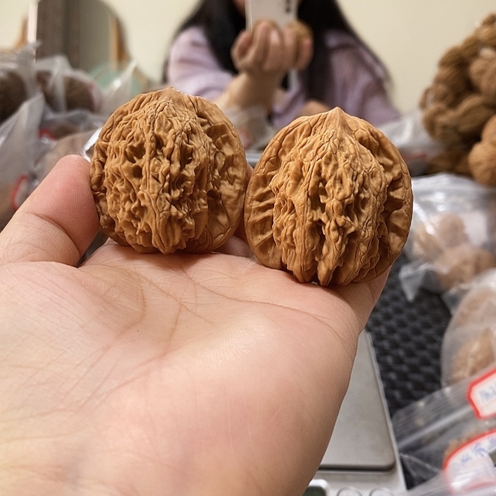 文玩核桃吊坠麦虎40+