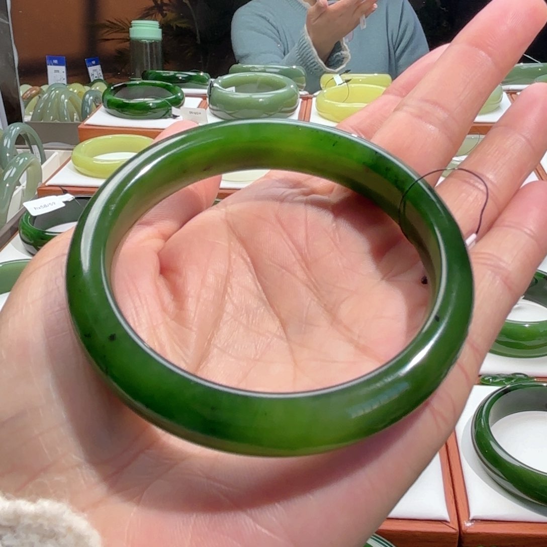 和田玉（碧玉）手镯未镶嵌