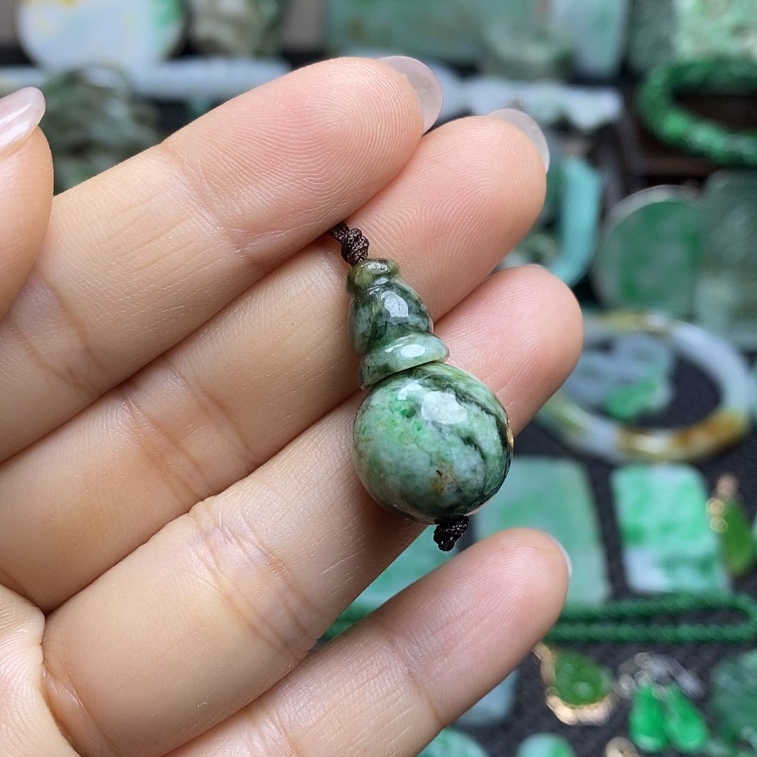 翡翠挂件未镶嵌缅甸天然翡翠三通