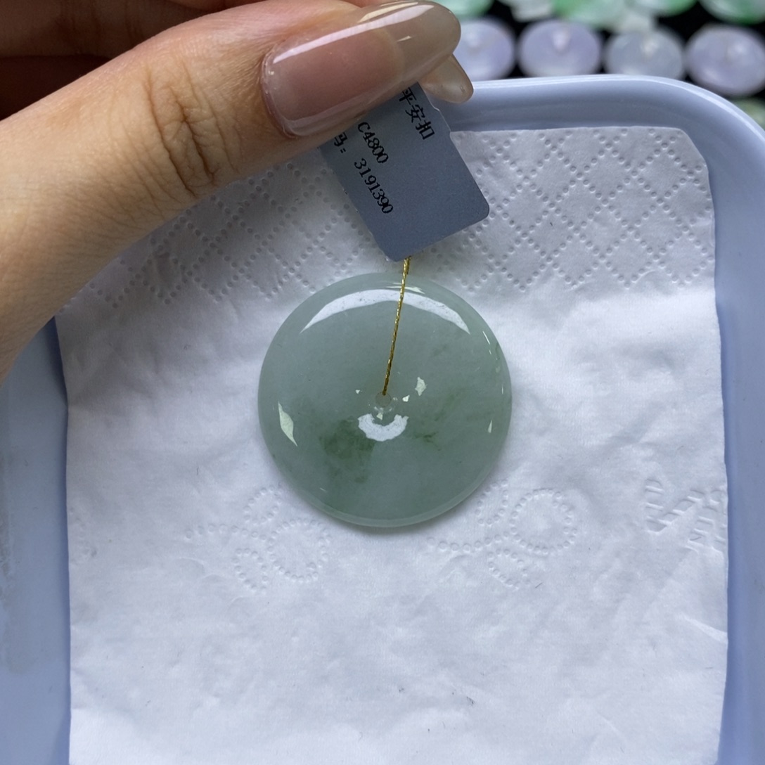 颈饰未镶嵌翡翠平安扣