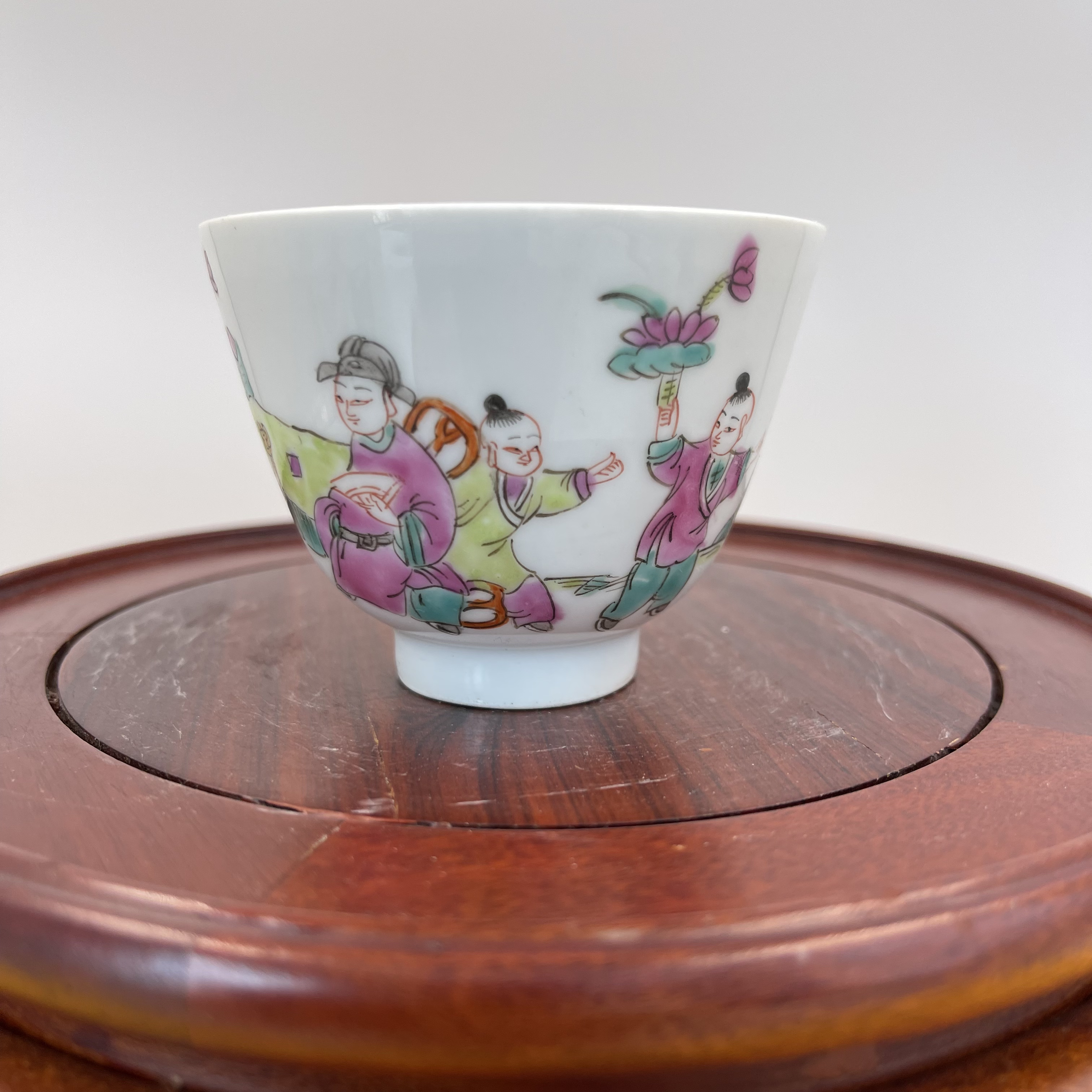 粉彩人物纹杯   高6公分 口径7公分 全品  