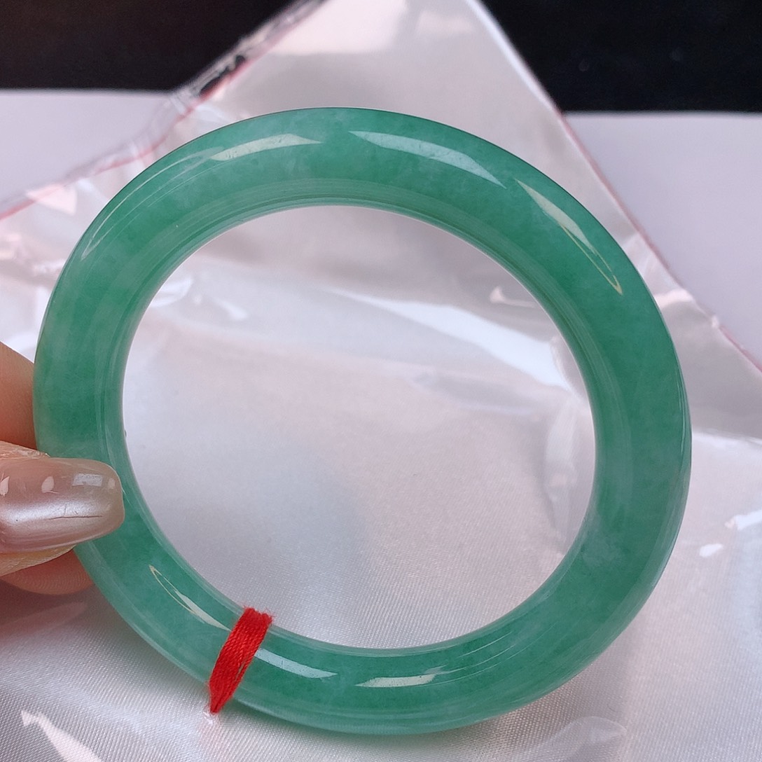 【闪购商品】翡翠手镯未镶嵌57圆条手镯