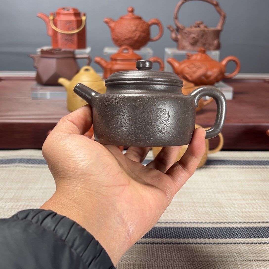 紫砂茶壶一**在德中150CC天青泥