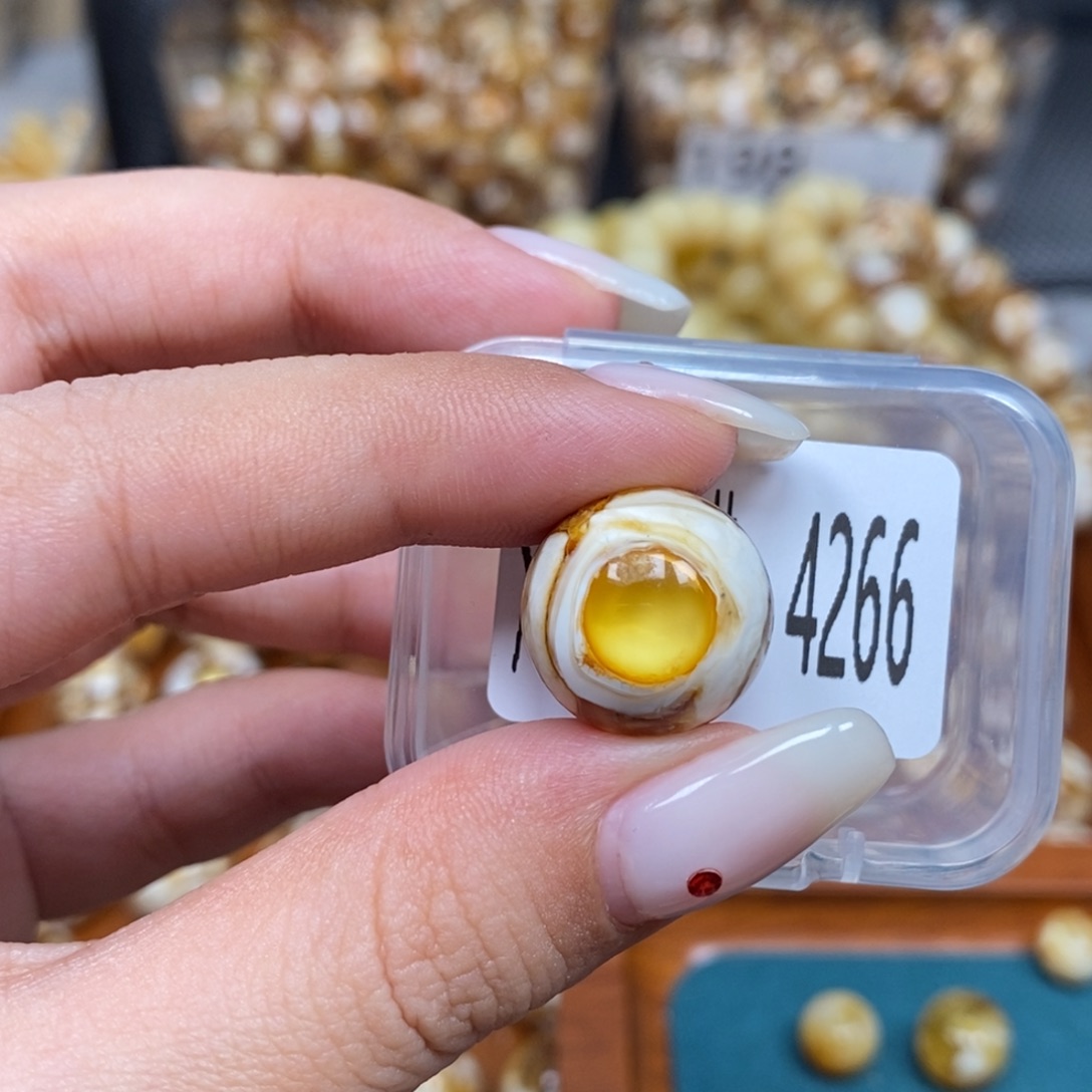 蜜蜡未镶嵌珠宝奇石4266