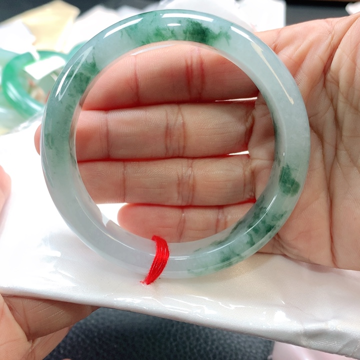 翡翠手镯未镶嵌k***n5656565757