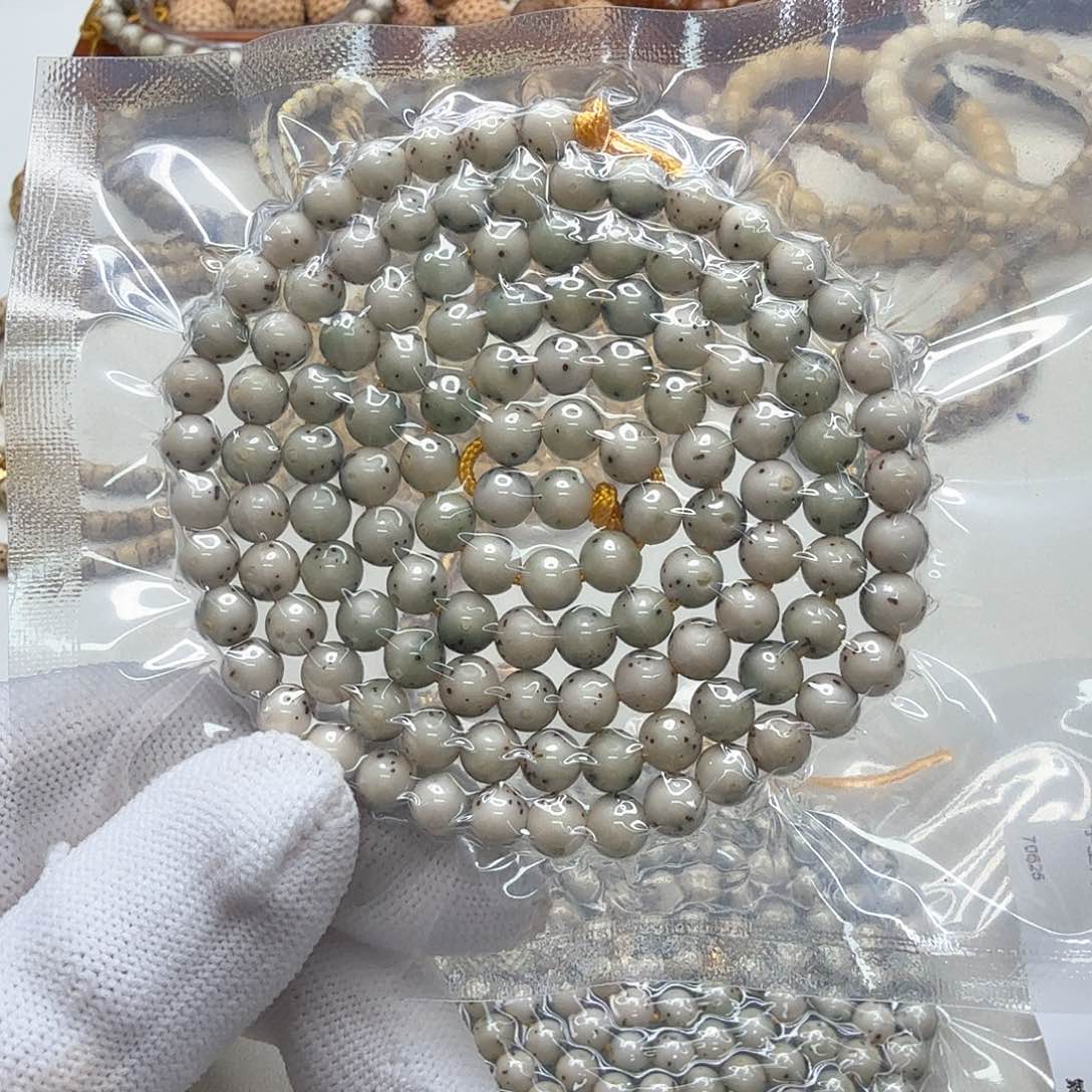 星月菩提手串10梵天冰白绿背通体6左右108