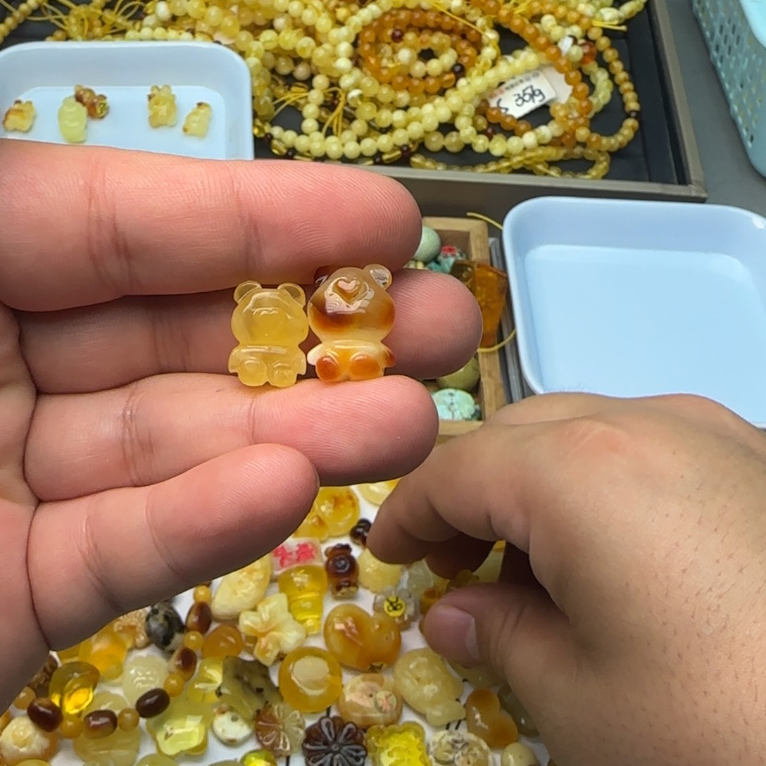 琥珀未镶嵌裸石2克