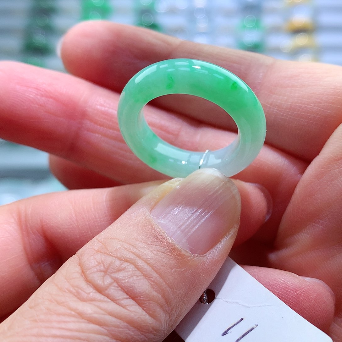 翡翠未镶嵌戒指11号