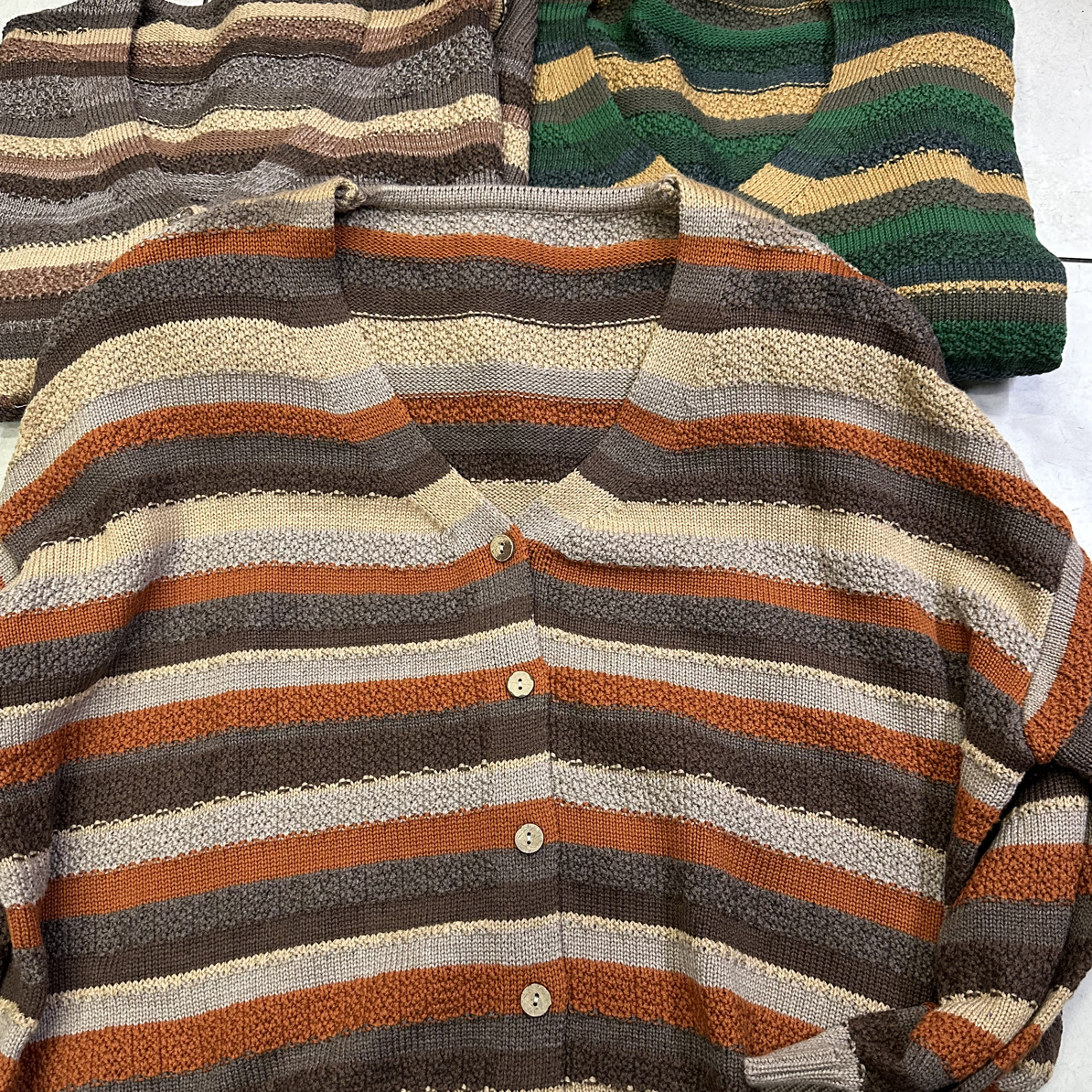 福利彩条针织棉线开衫，90斤穿到155斤