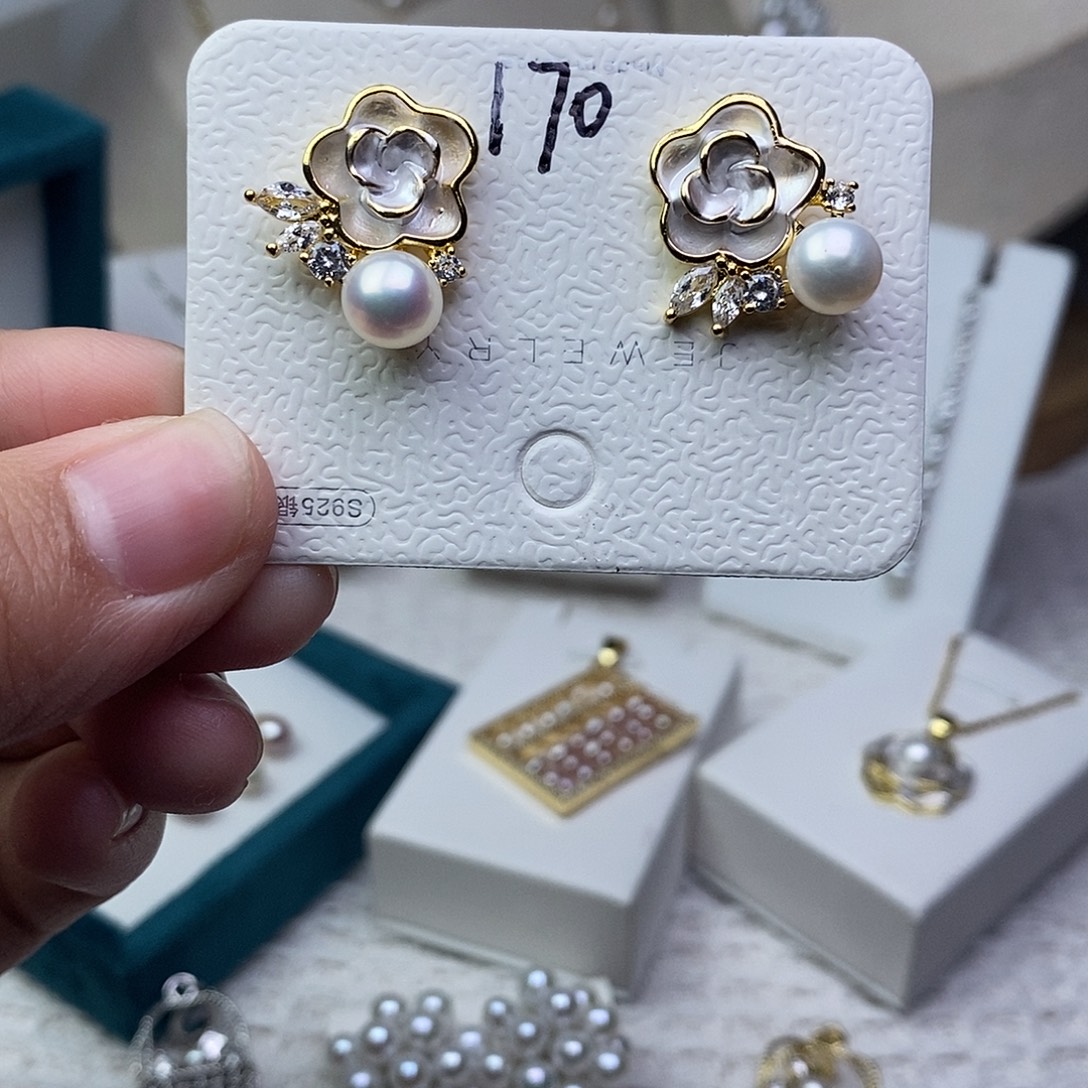 银S925镶嵌淡水珍珠耳饰