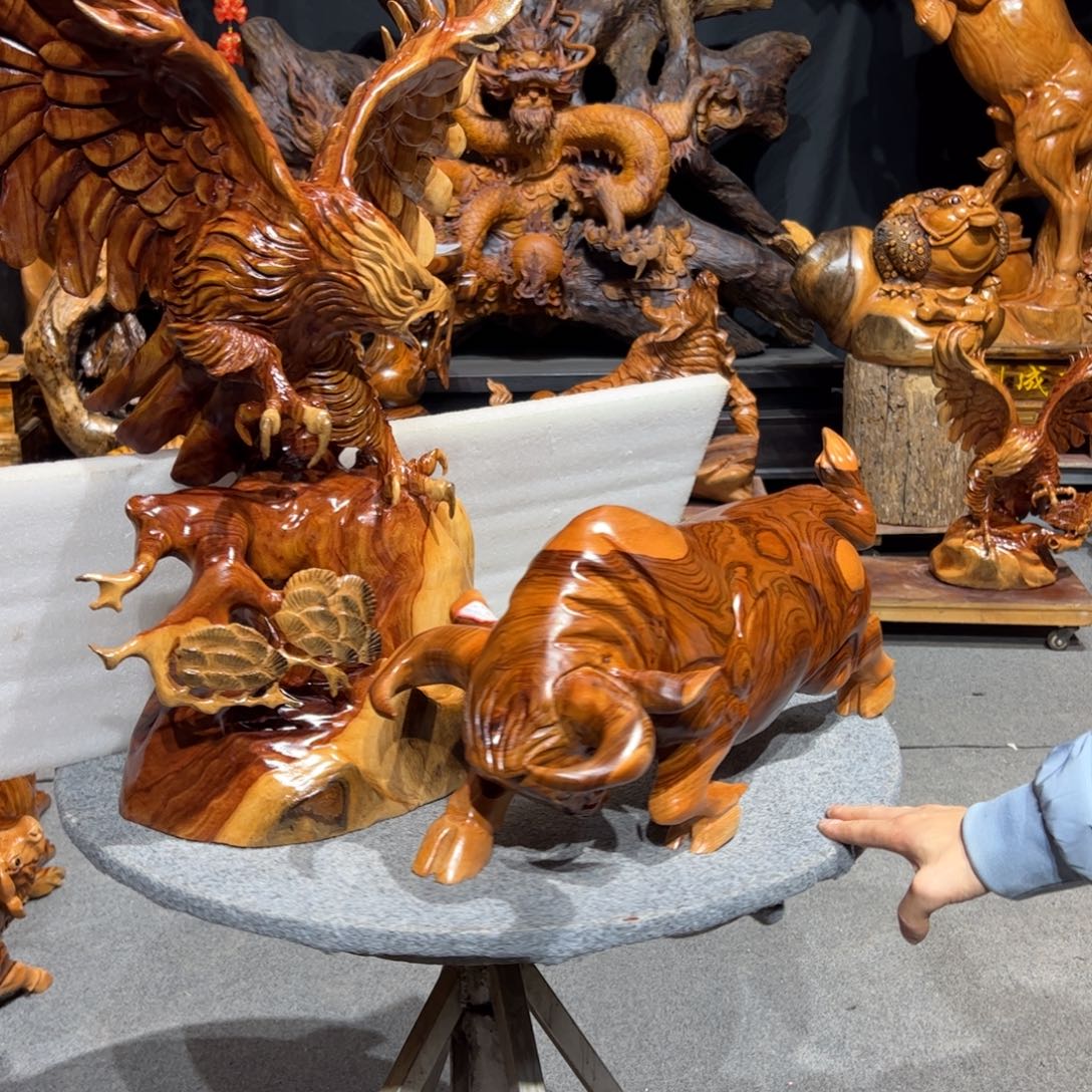 香榧木根雕摆件老鹰、牛牛个一件