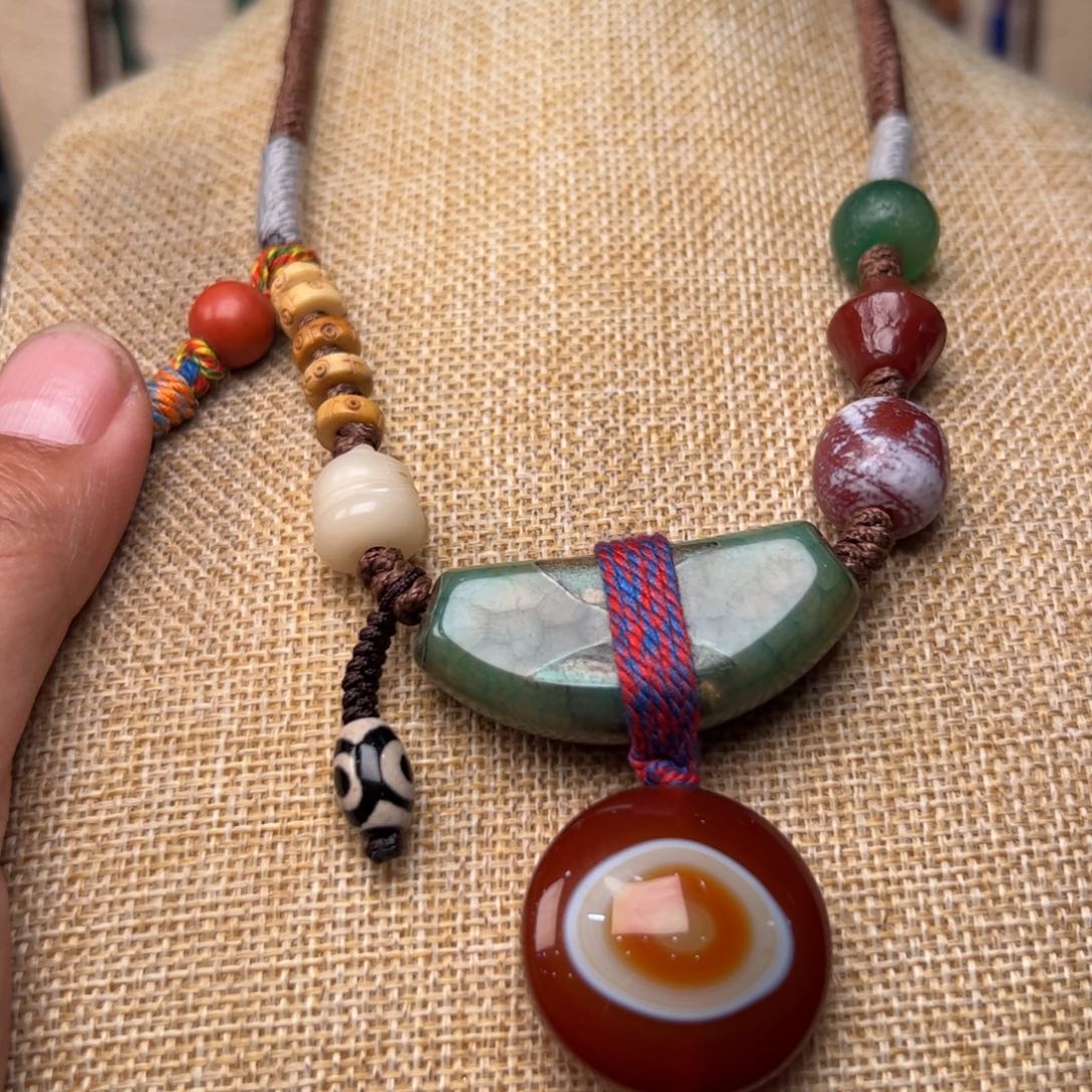 玛瑙/玉髓颈饰未镶嵌