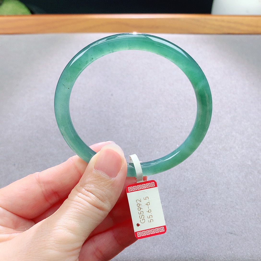 未镶嵌手镯翡翠天然翡翠手镯a货