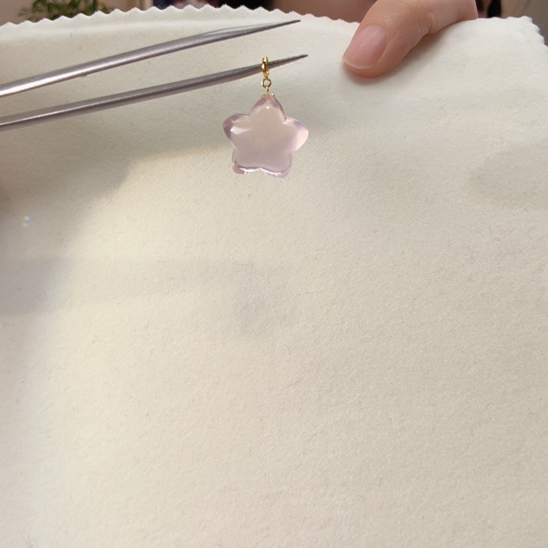 芙蓉石颈饰18K金镶嵌胖星星