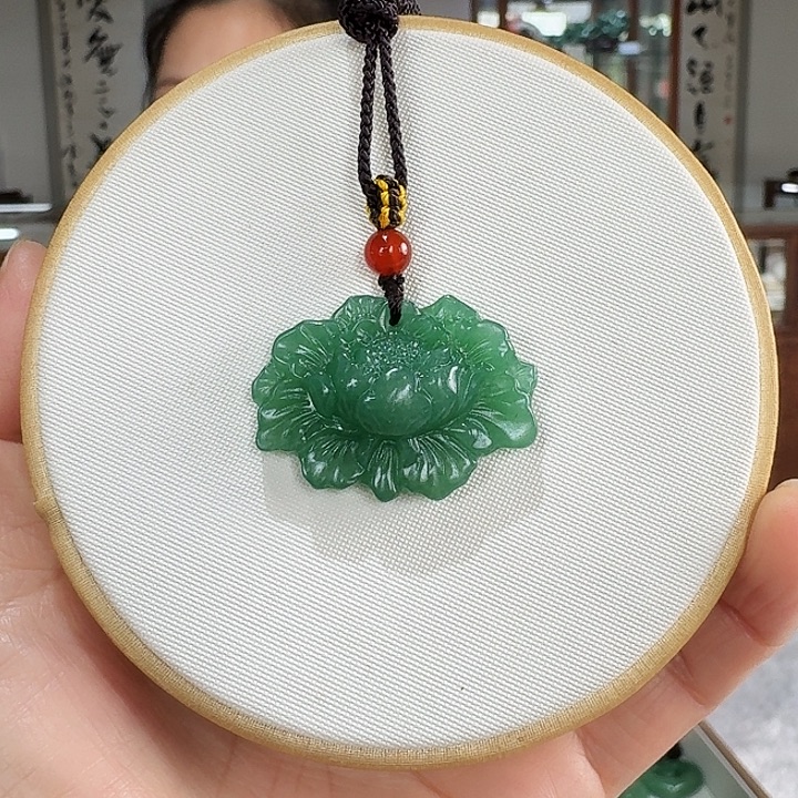 密玉（石英质玉）未镶嵌颈饰