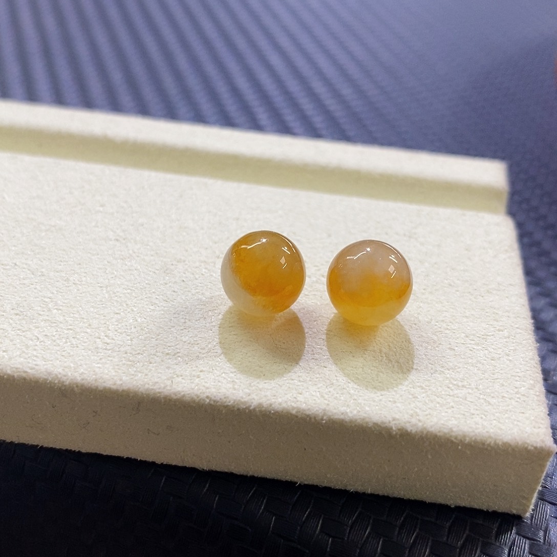 翡翠未镶嵌挂件卡8.6一对价